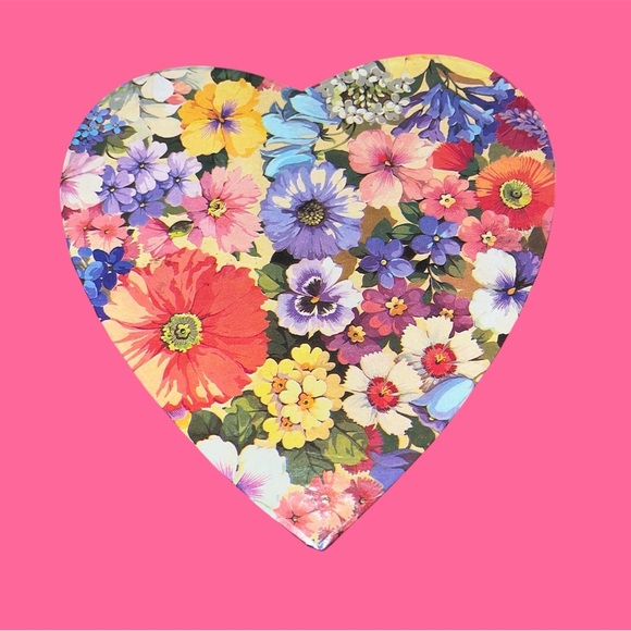 Floral Heart-Shaped Box - Picture 6 of 9